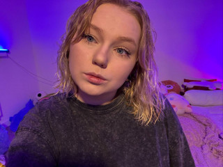 limeCat - Sexy Mädchen mit heißem Körper, bereit, neue sexy Spiele auszuprobieren. Komm und spiel!